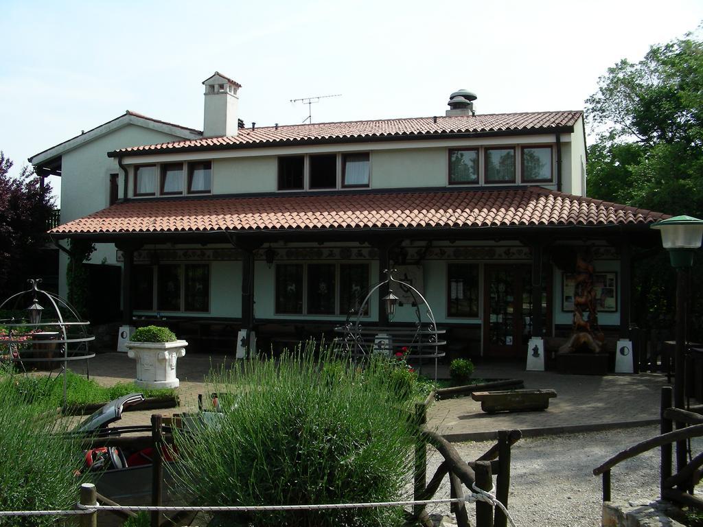 Agriturismo Mezzaluna Malchina Buitenkant foto