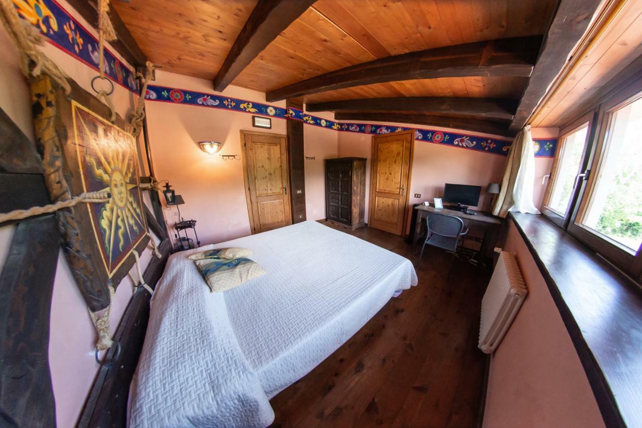 Agriturismo Mezzaluna Malchina Buitenkant foto